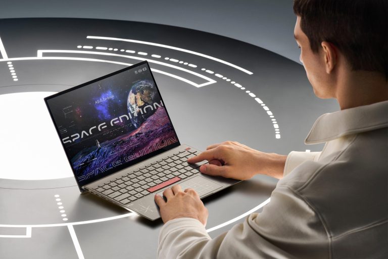 L'Asus Zenbook 14 OLED Space Edition paré pour l'espace