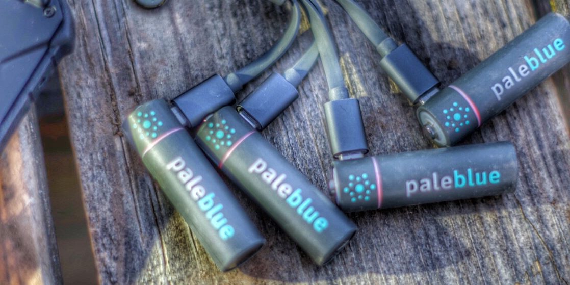 PALE BLUE, piles rechargeables. objetsdufutur.fr