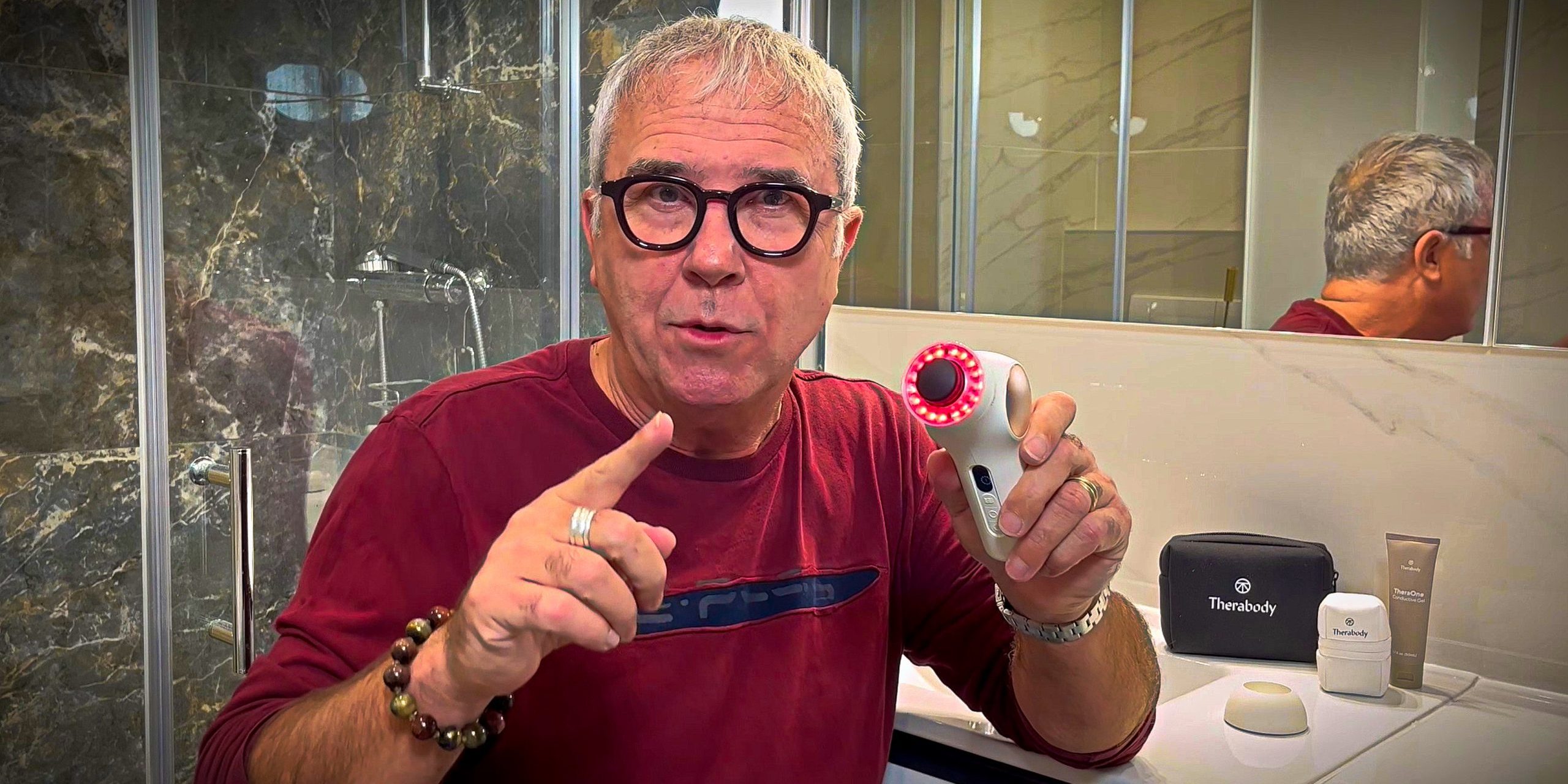 Theraface Pro. Objets du futur Theraface Pro. Objets du futur