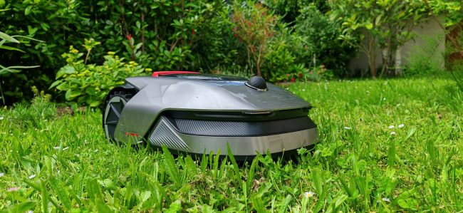 Dreame A1, une tondeuse robot facile à utiliser. (Photo Objets du Futur) Dreame A1, une tondeuse robot facile à utiliser. (Photo Objets du Futur)