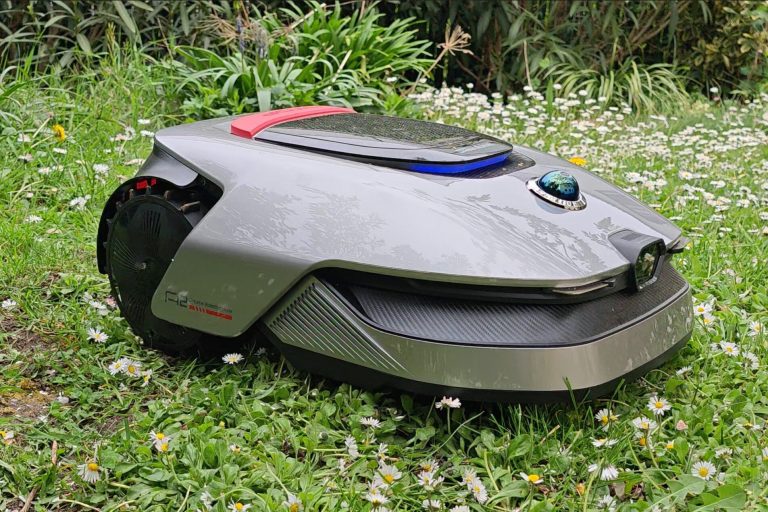 Le robot tondeuse Dreame A2. (Photo Objets du Futur)