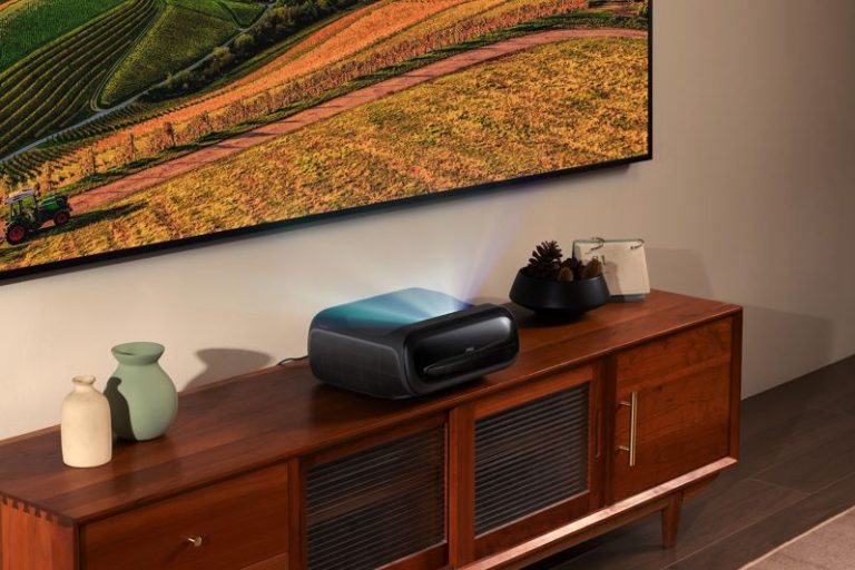 Le vidéo-projecteur JMGO O2S Ultra.