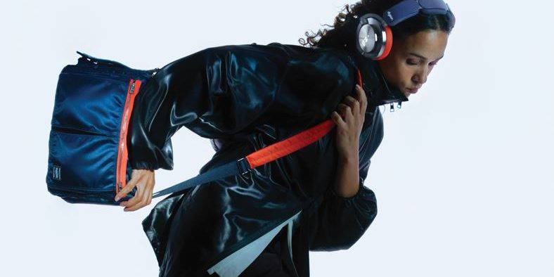 Le OnTrac PORTER, associe un casque audio premium et un sac porté à l’épaule.