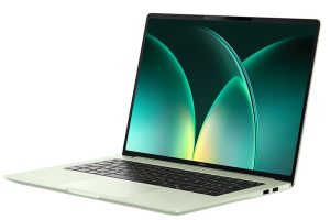Avec son châssis ultra-fin aux reflets vert boréal et son écran aux bordures quasi invisibles, ce MagicBook redéfinit l'élégance nomade. Le mariage parfait entre performance brute et esthétique organique.