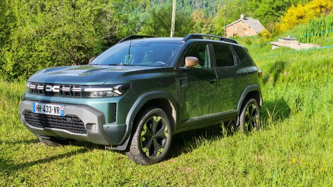 Le Dacia Duster Hybrid-G 150 4X4. (Photo Odbjets du Futur)