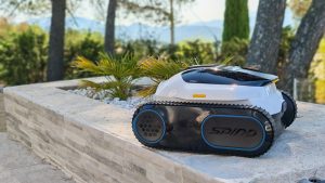 Ce robot piscine est destiné aux bassins enterrées ou hors-sol jusqu’à 150 m². (Photo Objets du Futur)
