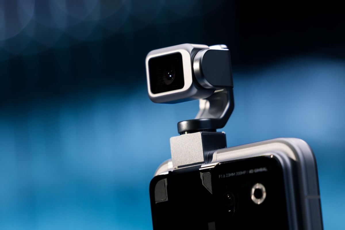 HONOR Robot Phone avec sa caméra motorisée