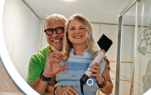 Je préfère laisser Valérie se charger du test avec ma quantité de cheveux, je ne suis clairement pas le mieux placé pour juger les capacités du Dyson Airwrap Co-anda2x !