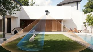 La partie PTZ des eufyCam S4 peut pivoter à 360° pour suivre un sujet détecté dans la zone surveillée. (2)