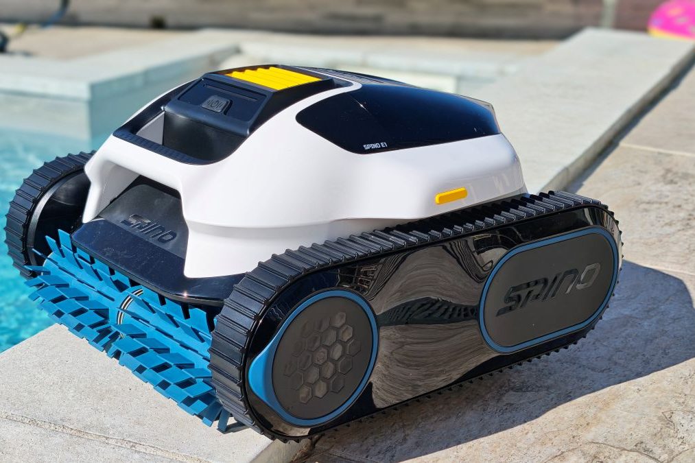 Mammotion s’intéresse à une corvée estivale, le nettoyage de la piscine. (Photo Objets du futur)