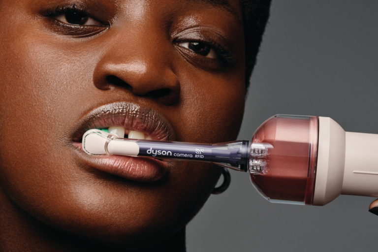 Dyson CameraJet, brosse à dents avec caméra et jet interdentaire