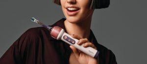 Dyson cherche à construire autour de sa CameraJet un écosystème complet d’hygiène bucco-dentaire.
